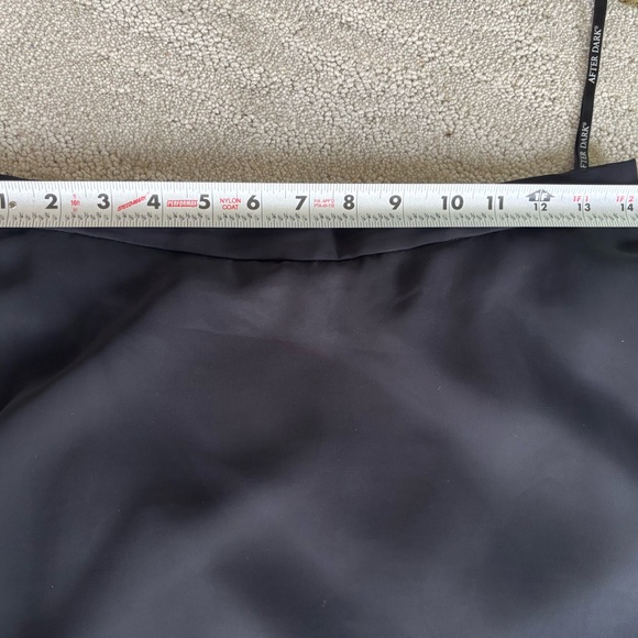 Elegant Black Layered Maxi Skirt - Picture 7 of 11